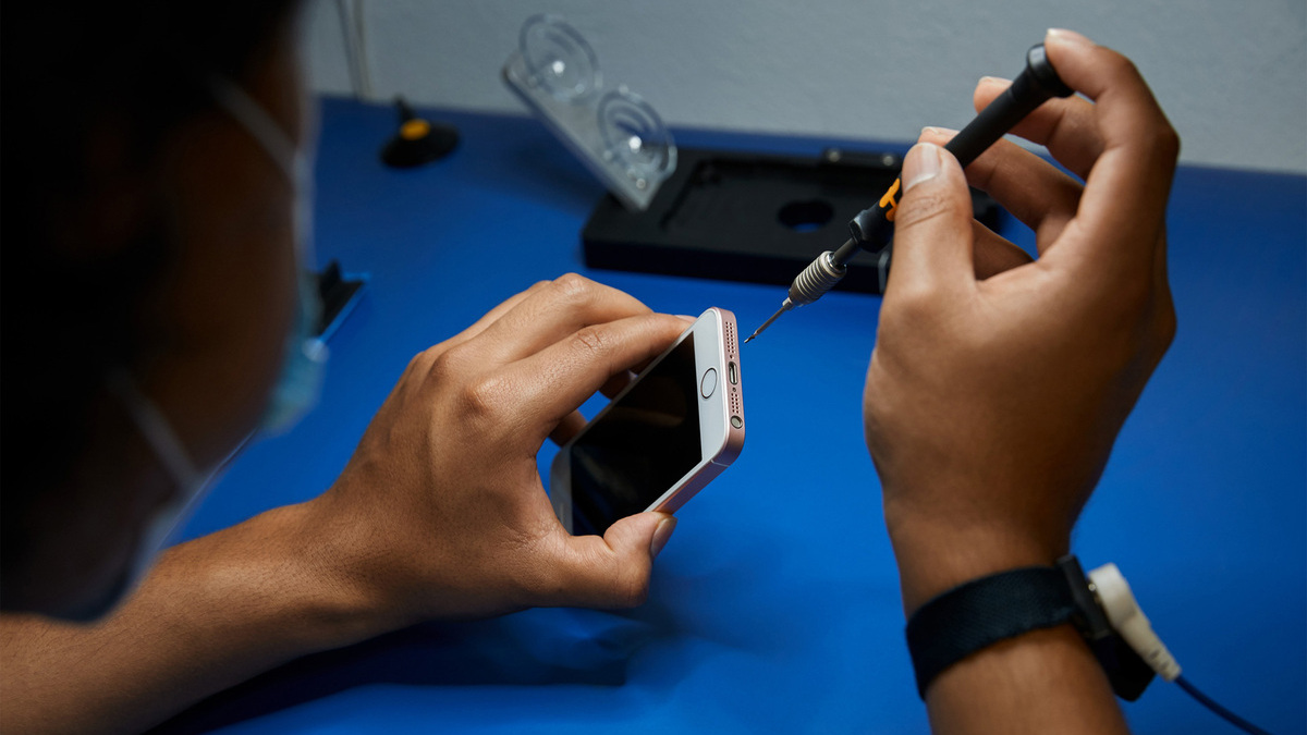 apple repair program update